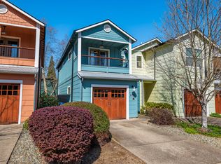 680 SE Vine Maple Ln, Grants Pass, OR 97527