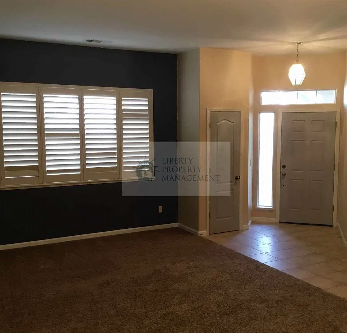 3 bed, 1810 sqft, $2,395 — Photo 2