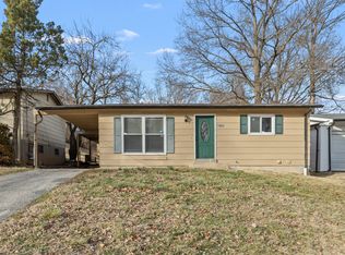 7491 Blanding Dr, Saint Louis, MO 63135