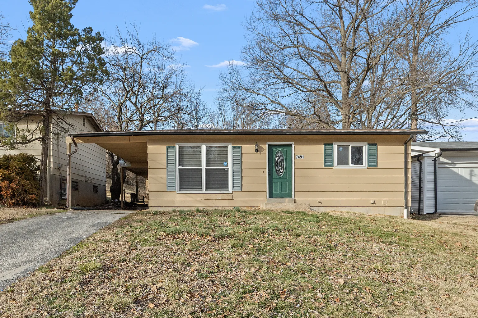 7491 Blanding Dr photo 1