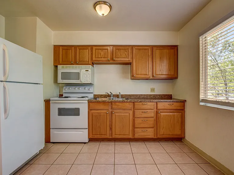 278 S Hardin St — Photo 9