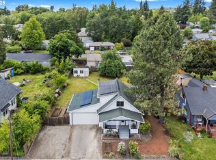 320 W Gloucester St, Gladstone, OR