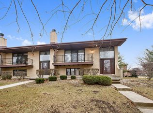 16005 Pine Dr, Tinley Park, IL 60477