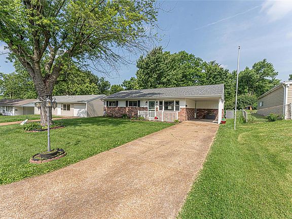 3rd image of 3841 Keats Dr