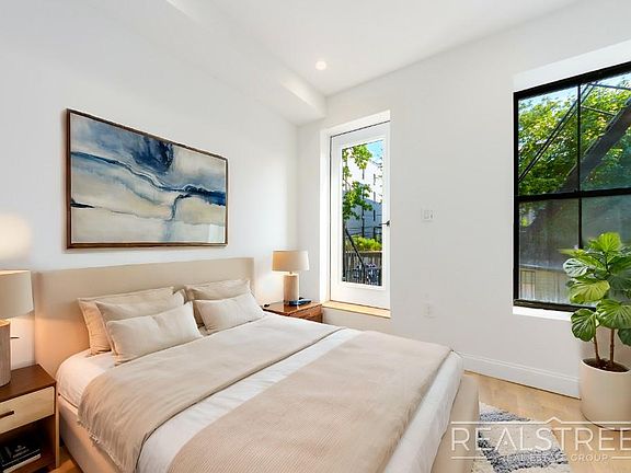 2nd image of 206 Mac Dougal St #5