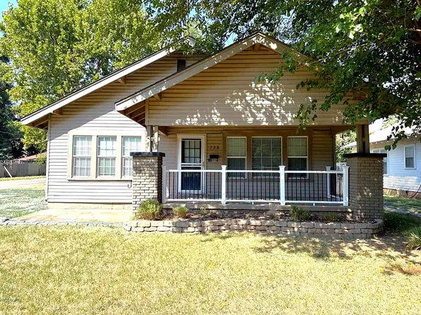 728 S 17th St, Chickasha, OK 73018