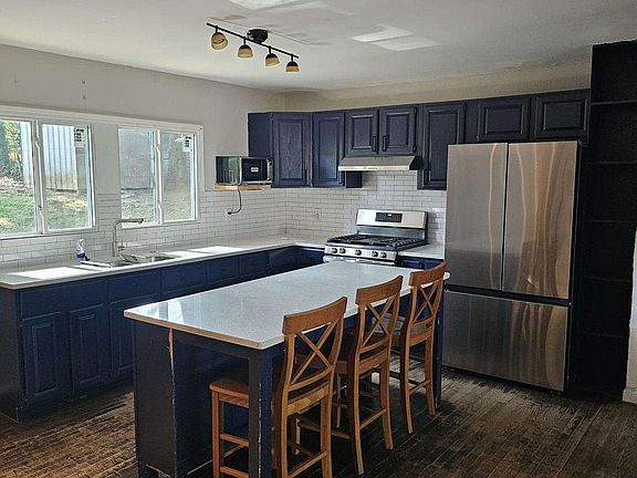 2nd image of 4616 Ryan Rd