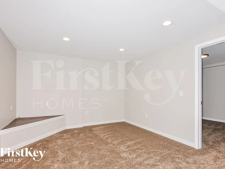135 Berry Manor Cir — Photo 12