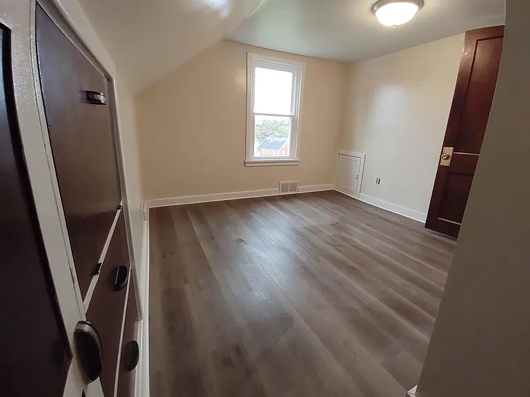 3728 Essex Ave — Photo 4