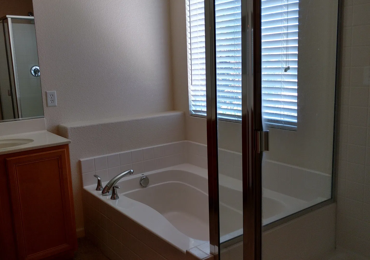 3 Bedroom 2 bath 2 story home — Photo 4