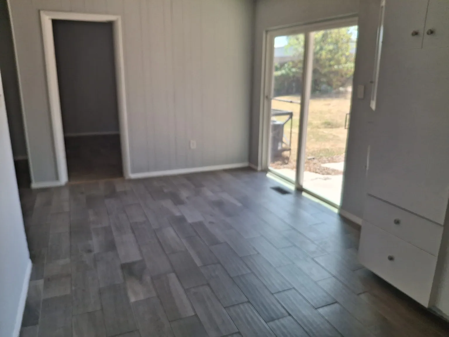 3 bed, 1.5 bath, 1290 sqft, $1,150 — Photo 3