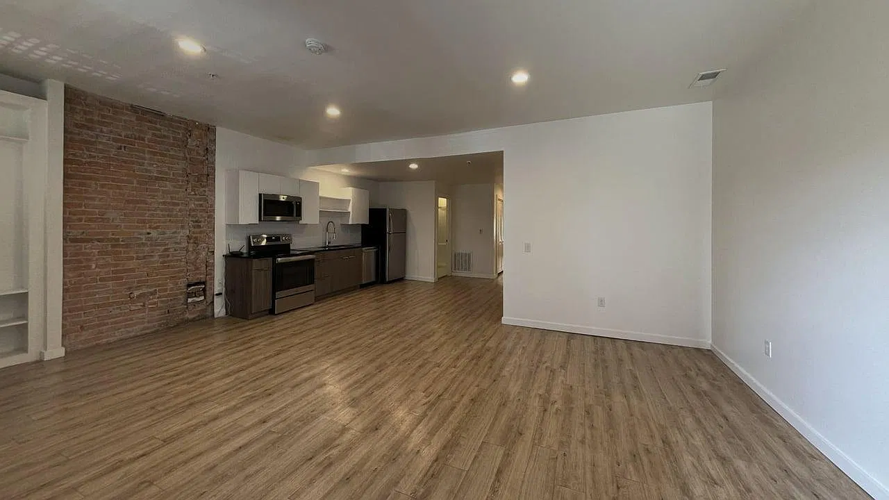 909 Madison Ave - Unit A — Photo 3