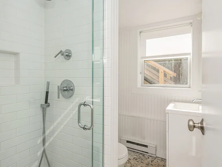 33 Hoppin Ave — Photo 12