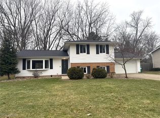 5998 Collins Rd, Mentor, OH 44060