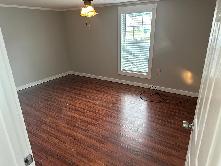 226 Hulin St — Photo 3
