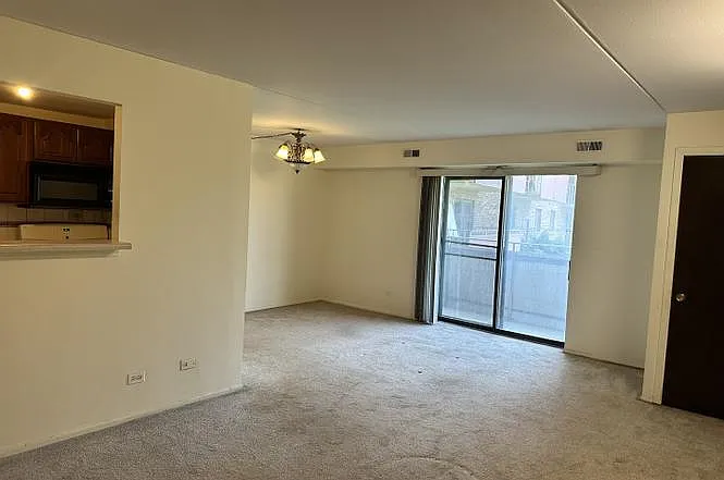 1460 Fairlane Dr #225 — Photo 2
