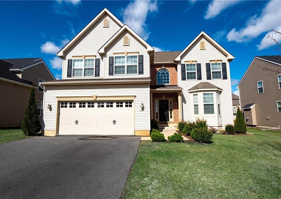 1st image of 693 Mulberry Dr