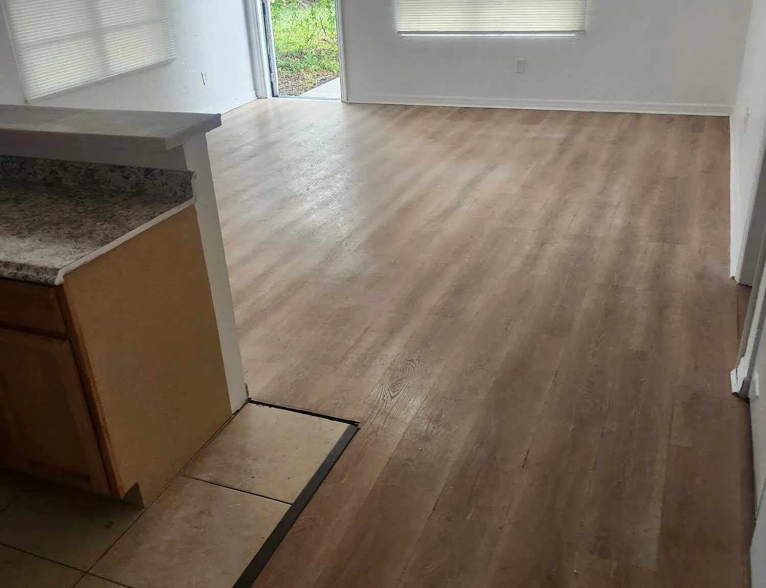 3 bed, 2.0 bath, 1044 sqft, $2,500 — Photo 3