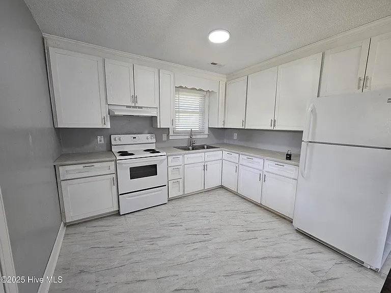 5968 Acorn Rd — Photo 6