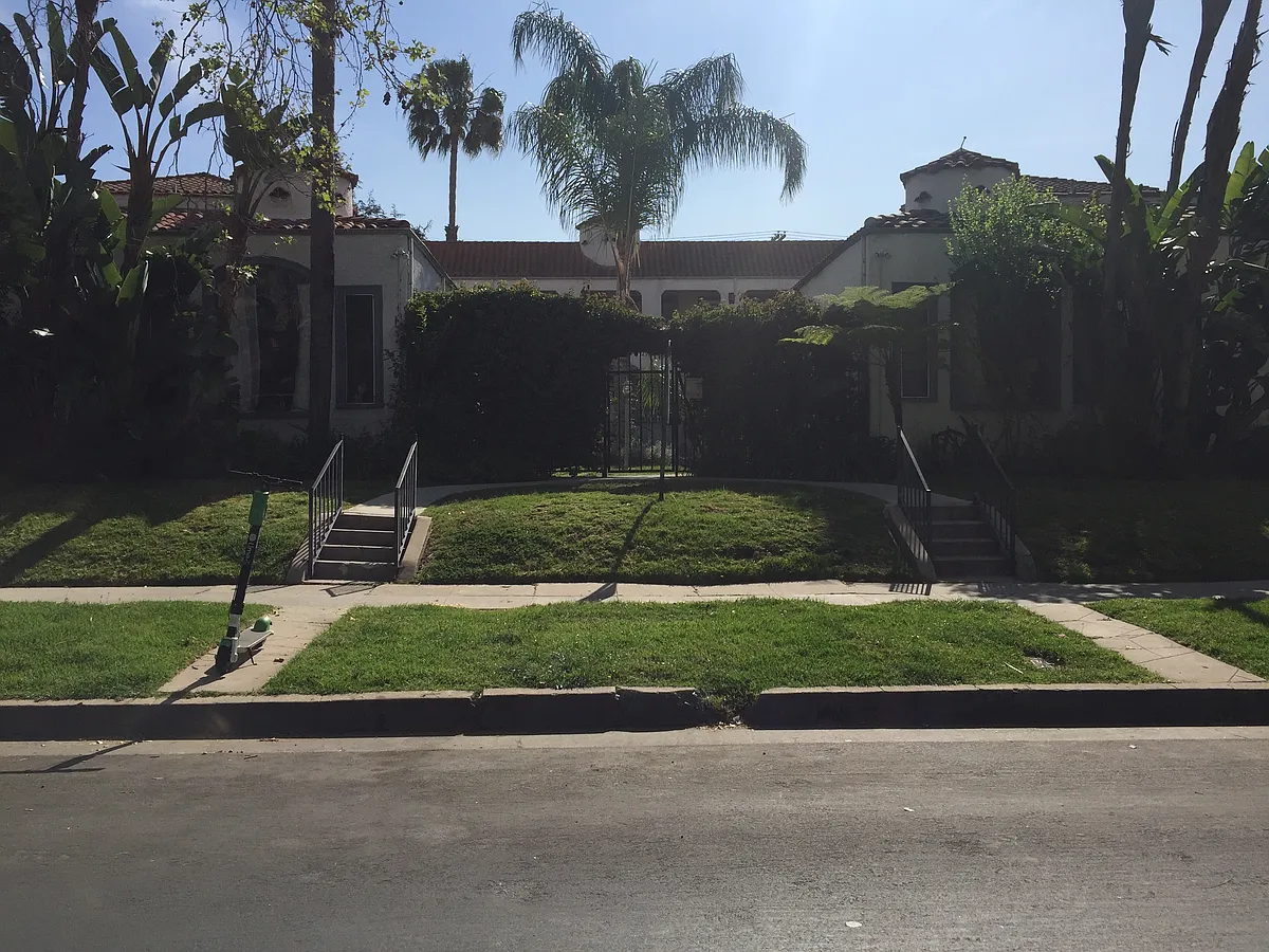 Building Photo - Melrose Plaza LLC