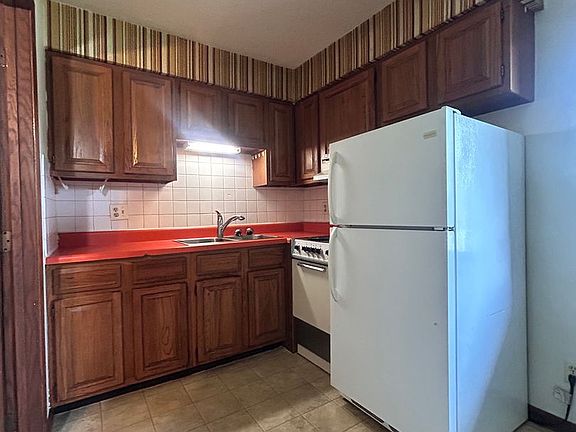 3rd image of 2513 Corona Ave #1