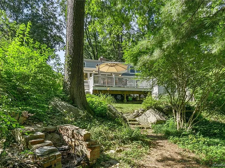 64 Pine Cliff Rd — Photo 30