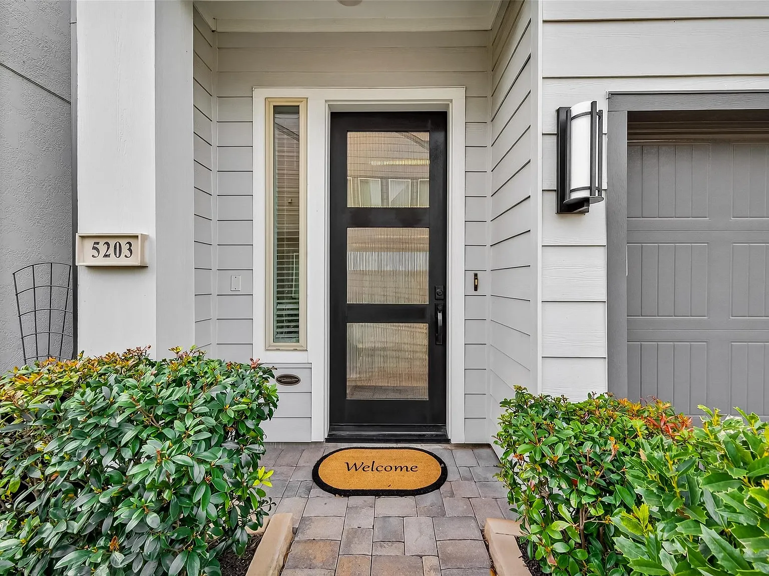 3 bed, 2.5 bath, 1794 sqft, $2,800 — Photo 2