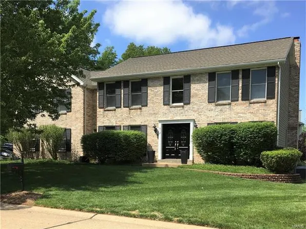 612 Paul Pointe Ct, Ballwin, MO 63011