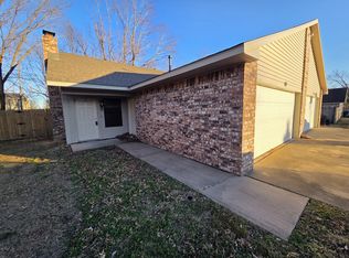 507 N 37th St, Rogers, AR 72756