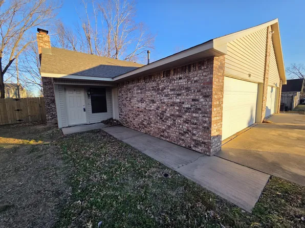 505 N 37th St, Rogers, AR 72756