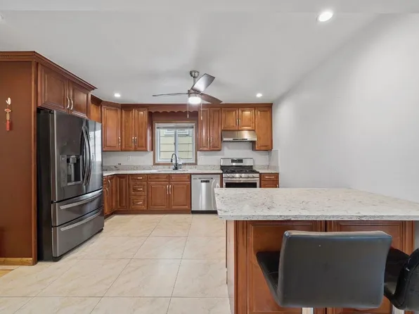 93 Lord Ave APT 1, Bayonne, NJ 07002