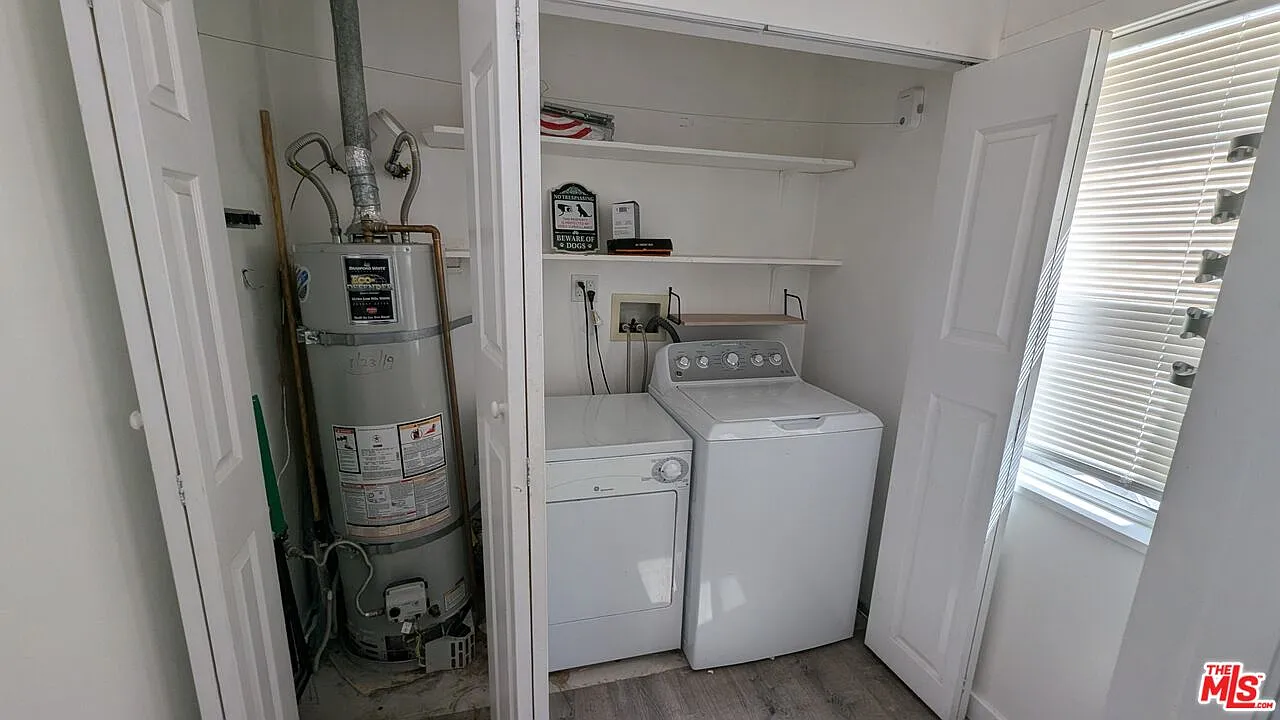 2 bed, 1.0 bath, 914 sqft, $2,900 — Photo 3