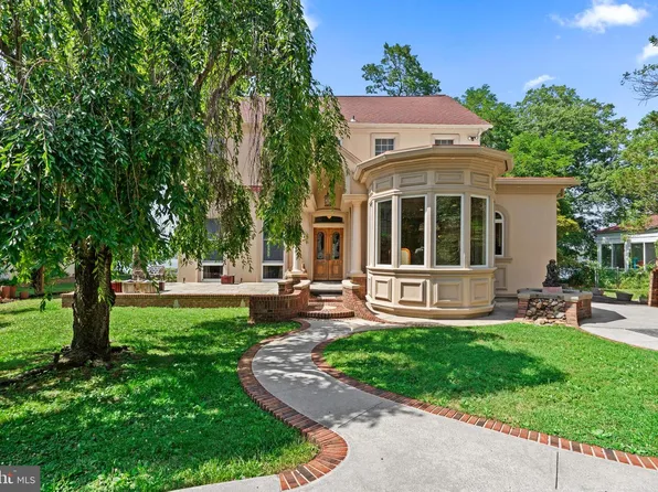 122 King St, Edgewater Park, NJ 08010