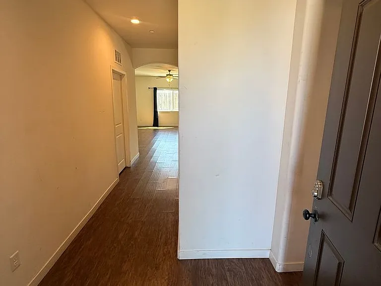 2717 Mercedes Dr — Photo 3