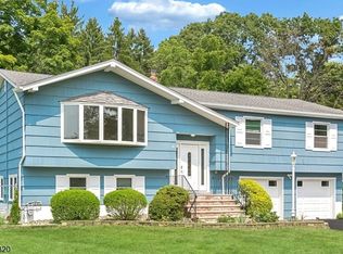 14 Elray Rd, Morris Plains, NJ 07950