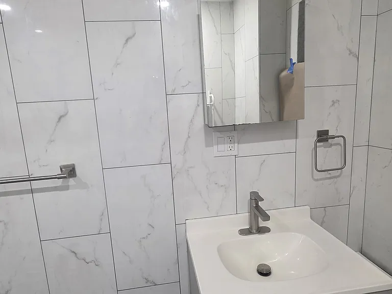 28 Elm Ave #1 — Photo 8