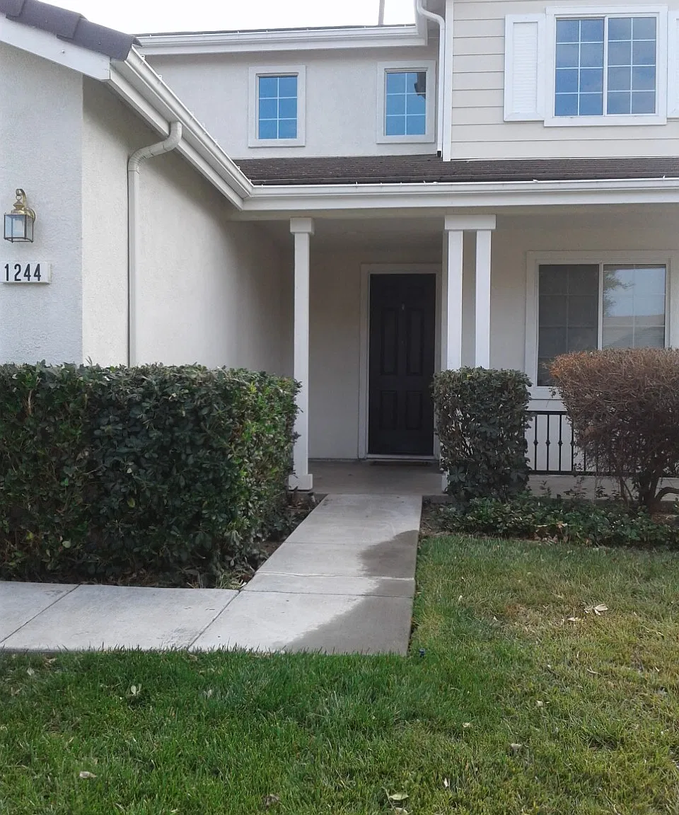 4 bed, 2100 sqft, $2,580 — Photo 1