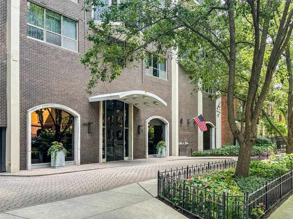 1515 N Astor St APT 18B, Chicago, IL 60610