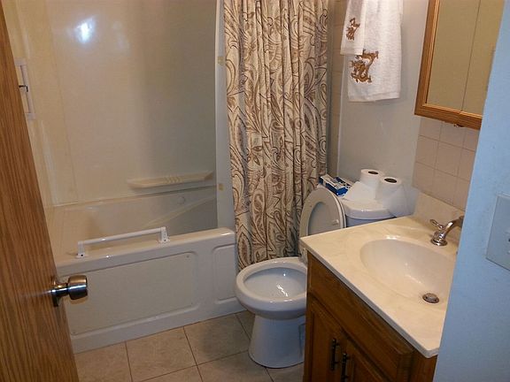 3rd image of 728 Glenway Dr