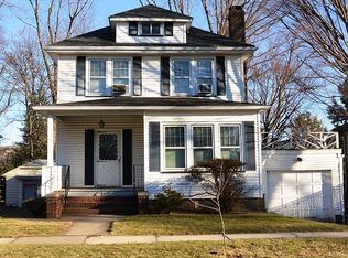 564 Abbott Ave, Ridgefield, NJ 07657