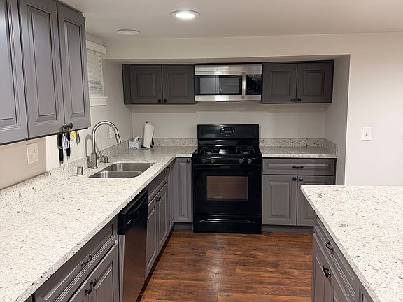 5th image of 4103 Ridge Rd W