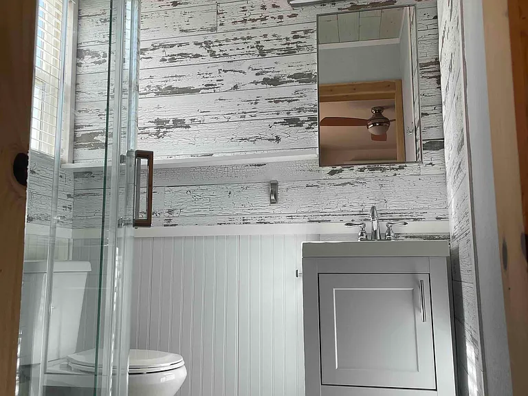 Ensuite bathroom