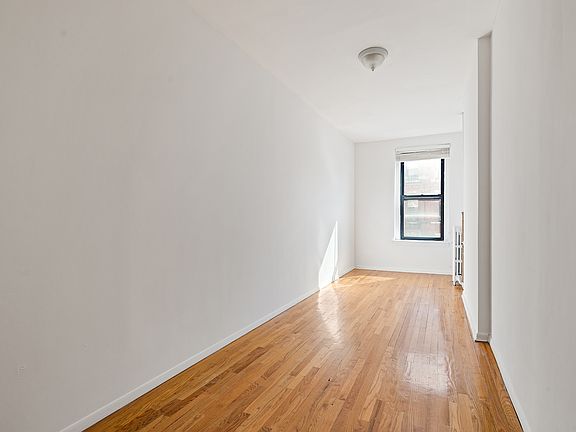 5th image of 228 Smith St APT 2