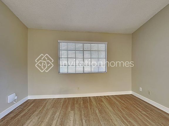 5th image of 3321 W Red Coach Ave