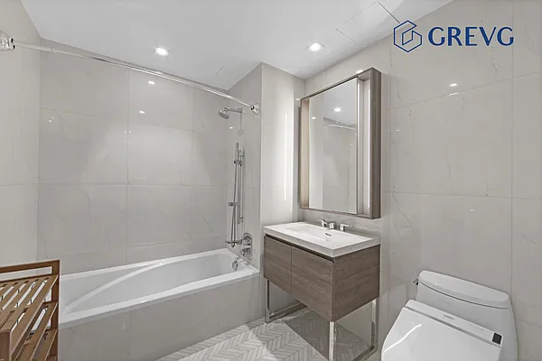Rented by Global Real Estate Ventures Group LLC | media 10