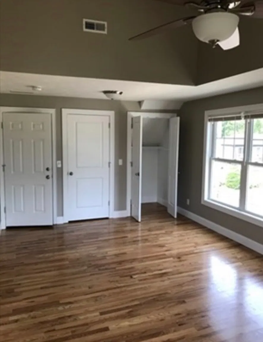 2 bed, 1000 sqft, $1,800 — Photo 4