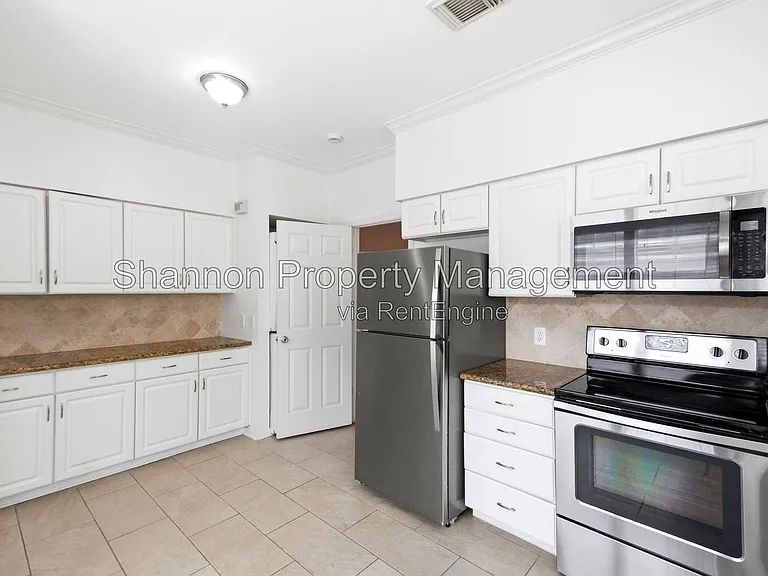2409 North Blvd #A — Photo 6