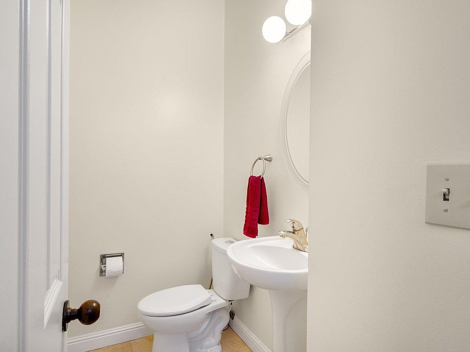 1st image of 839 Laurel Ave