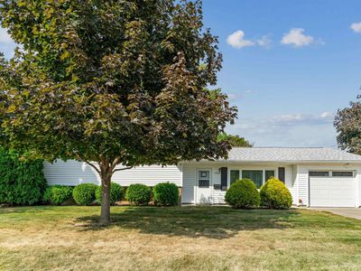 1705 Elmwood Dr, Bettendorf, IA, 52722