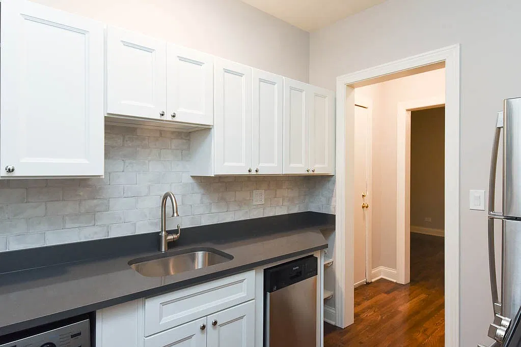 Charming 1 Bed, 1 Bath at Racine + Lawrence (Uptown) — Photo 4